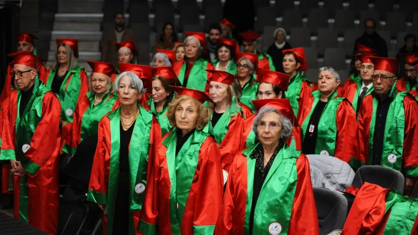 3. Yaş Üniversitesi mezunlarını verdi
