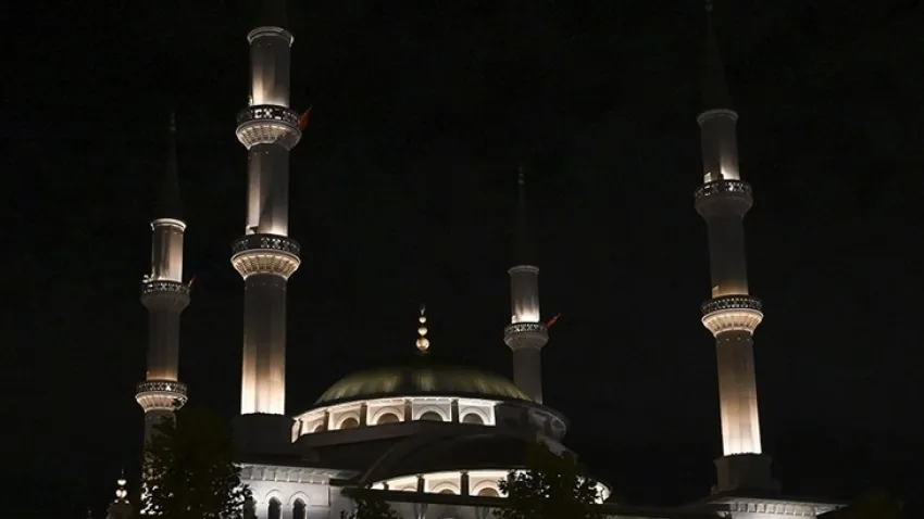 Beştepe Millet Camisi'nde Regaip Gecesi Özel Programı haberinin görseli