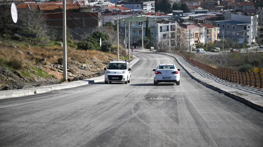 Bornova’da estetik dokunuş: 2 sokakta yol çalışmaları tamamlandı