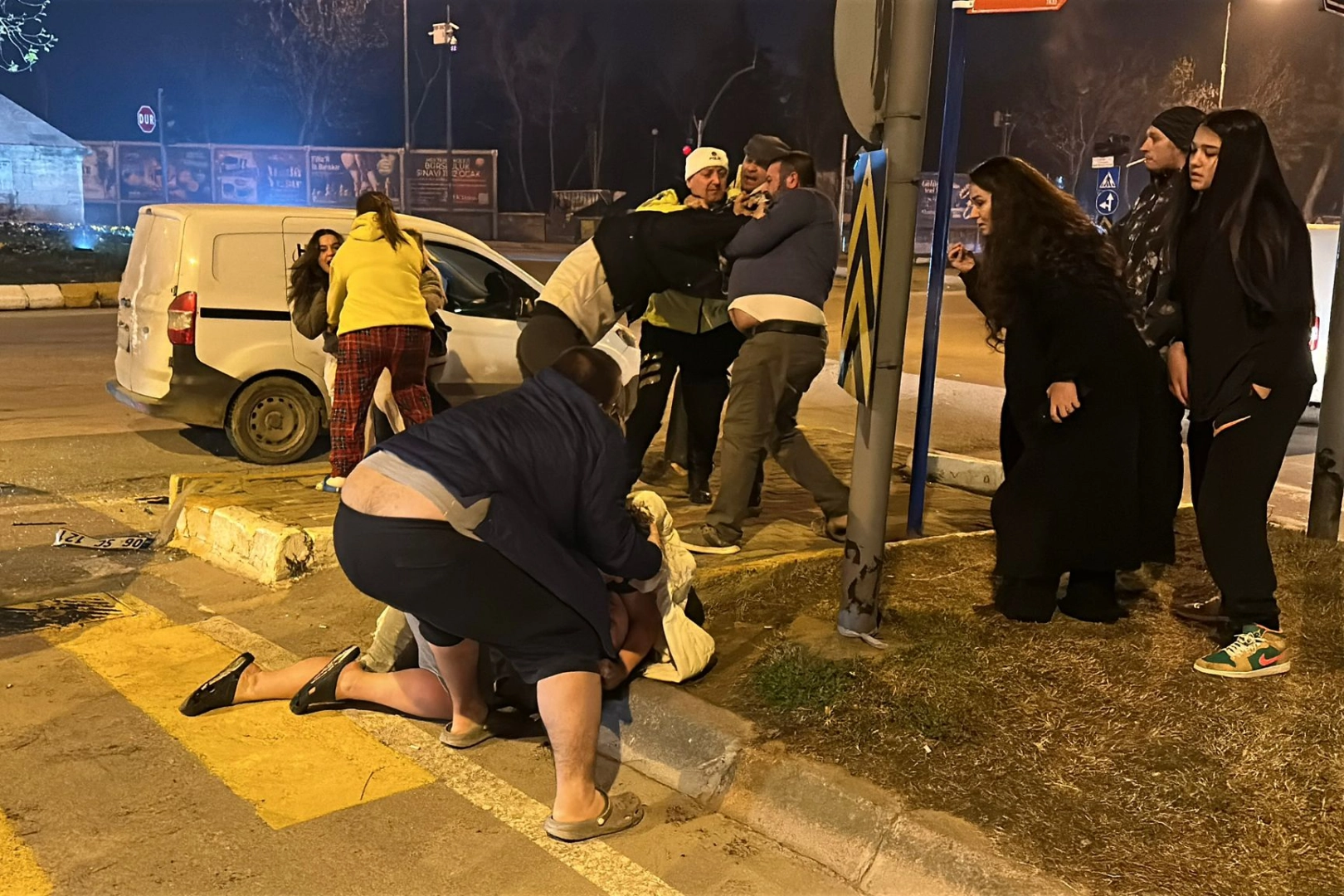 Edirne'de trafik kazası sonrası kavga: 11 kişi gözaltına alındı