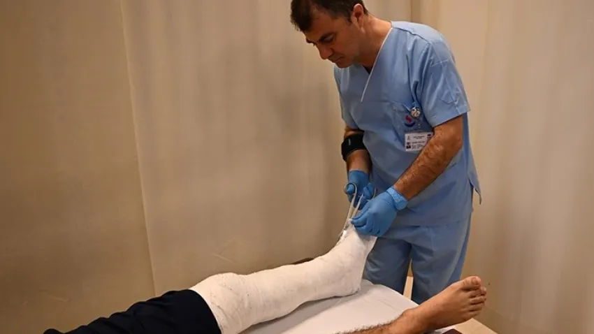 Halı saha keyfi ciddi yaralanmalara neden olabilir haberinin görseli