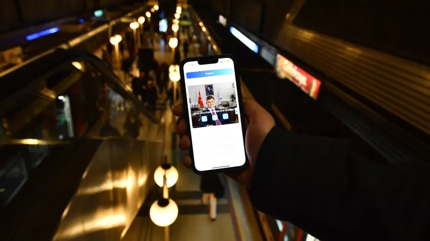 İzmir Metrosu'nda yeni dönem: Artık telefon kullanılabilecek