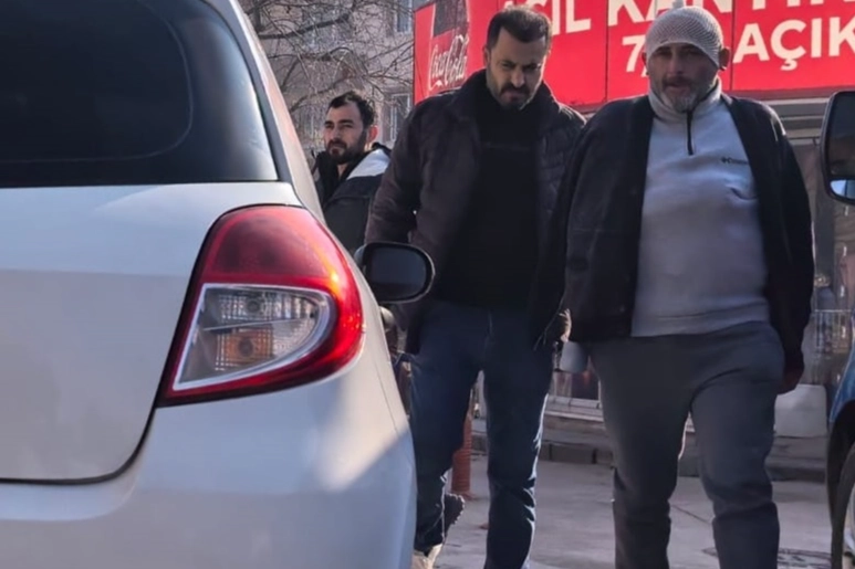 Küfür nedeniyle çıkan kavgada husumetlisini bıçakladı! haberinin görseli