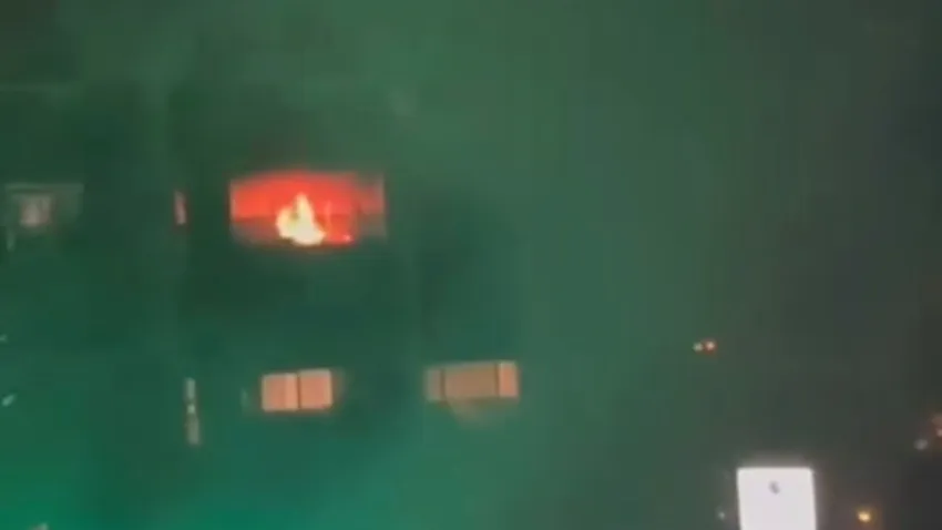 Yılbaşı kutlaması faciaya döndü: Havai fişekler yangına sebep oldu haberinin görseli