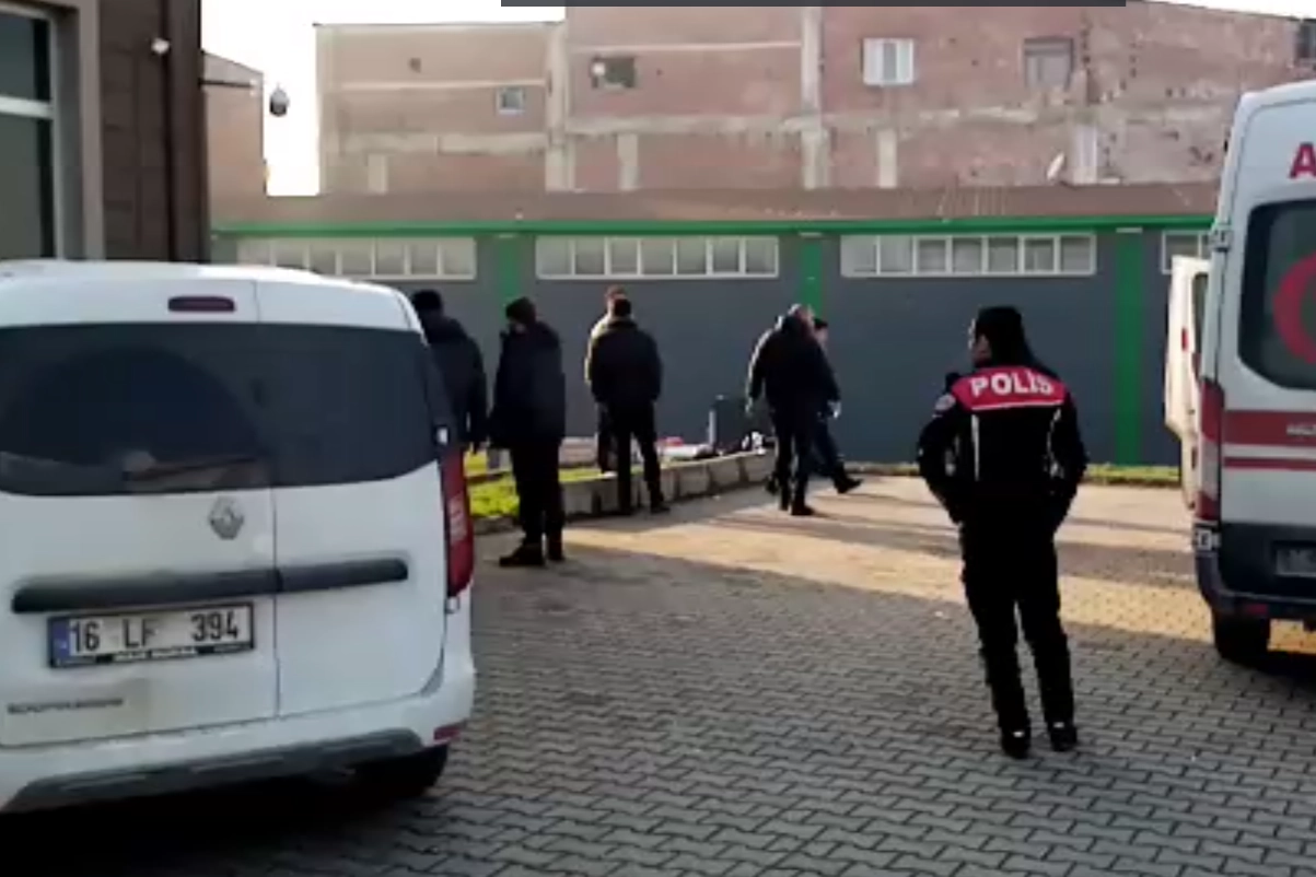 Yol kenarında dehşet: Başından vurulmuş halde bulundu haberinin görseli