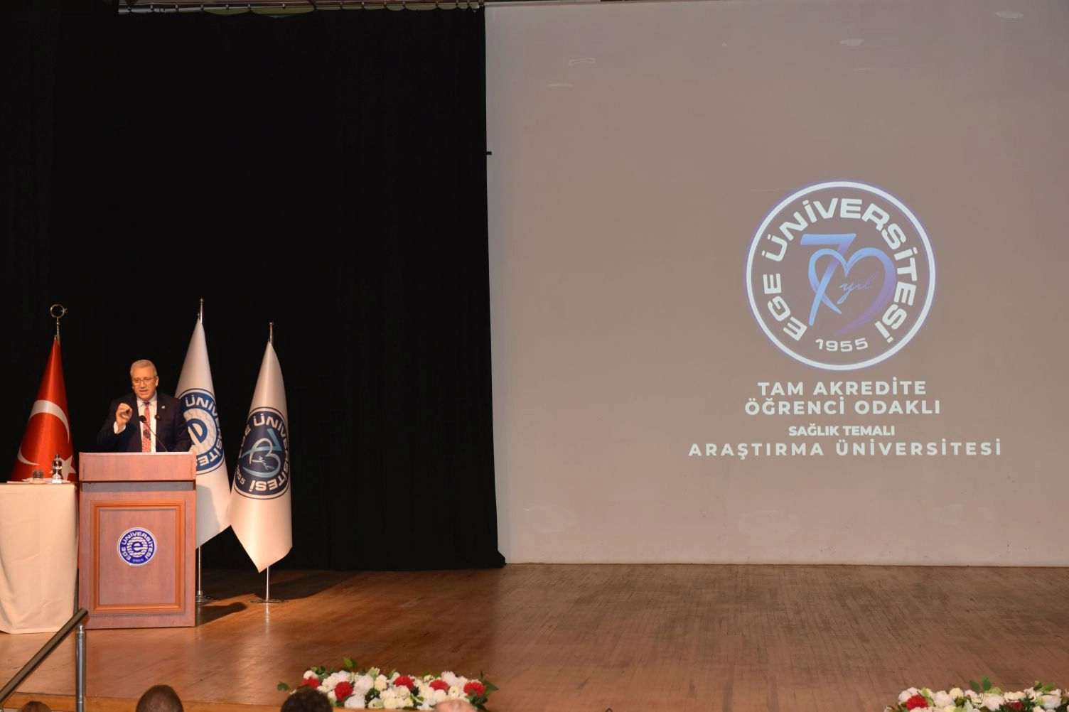 Ege Üniversitesi’nden 70’inci yıl özel logosu