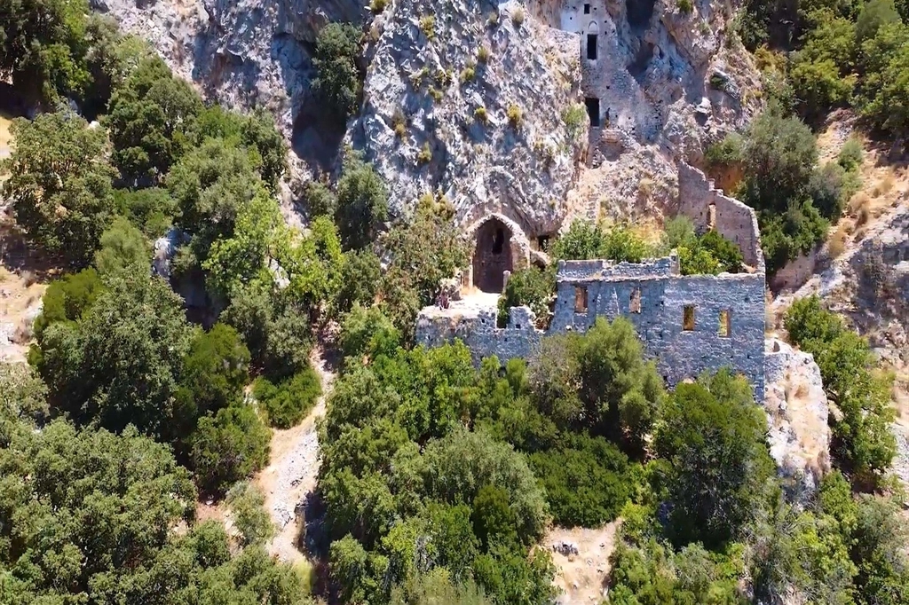 Fethiye'deki Afkule Manastırı tarihi ve manzarasıyla büyülüyor