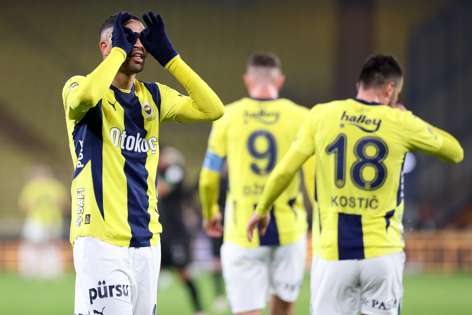 Fenerbahçe, Hatayspor’u 2 golle geçti