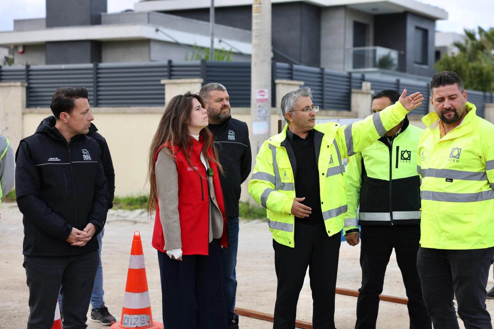 Çeşme’de yağmur suyu hattı çalışmaları: Başkan Denizli yerinde inceledi