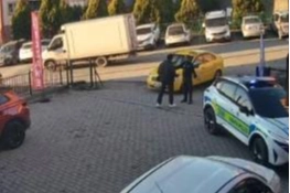 Motosikletini vermek istemeyen sürücü polisle tartıştı: Polis şikayetçi oldu