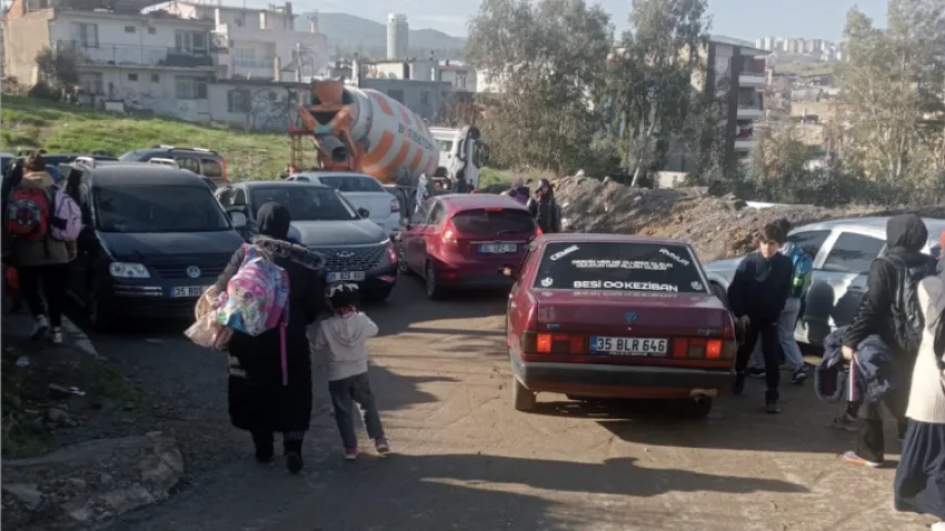 Gaziemir’de okul yolu kabusa döndü