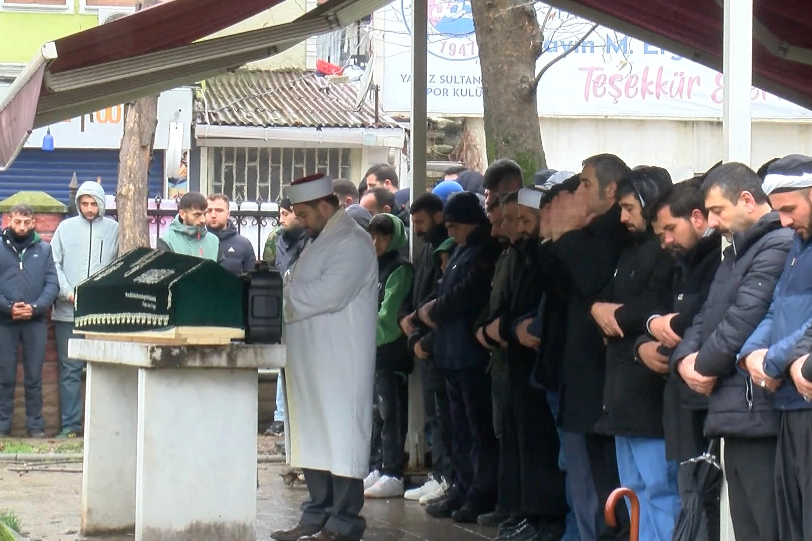 Tezgah kavgasında yaşamını yitiren Ercan Çali son yolculuğuna uğurlandı