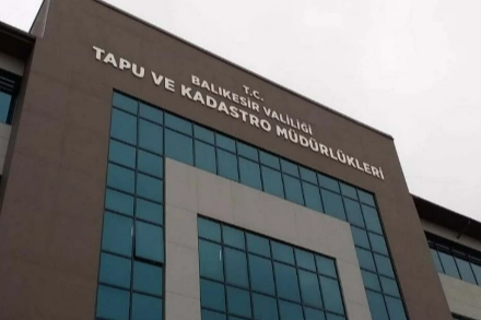 Tapu müdürlüğünde dehşete düşüren olay: 15 yaşındaki çocuk tuvalette doğurdu!