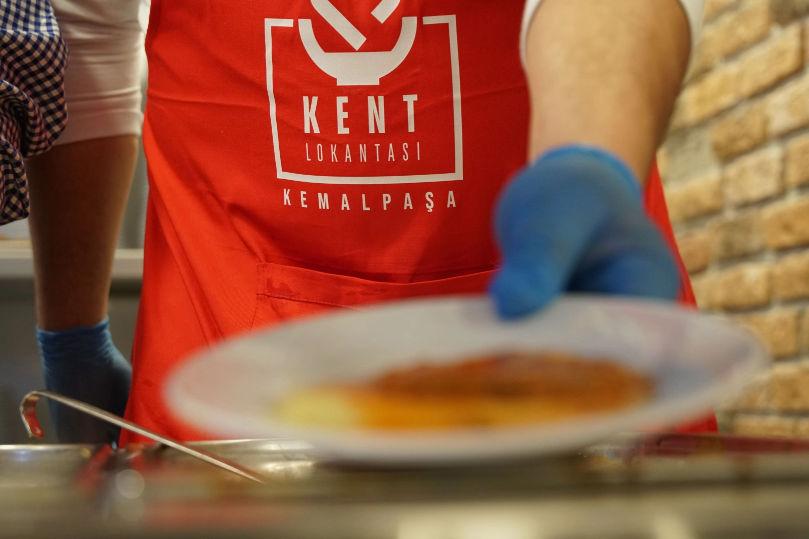 Vatandaştan onay aldı: Kemalpaşa’da Kent Lokantası’na yoğun ilgi