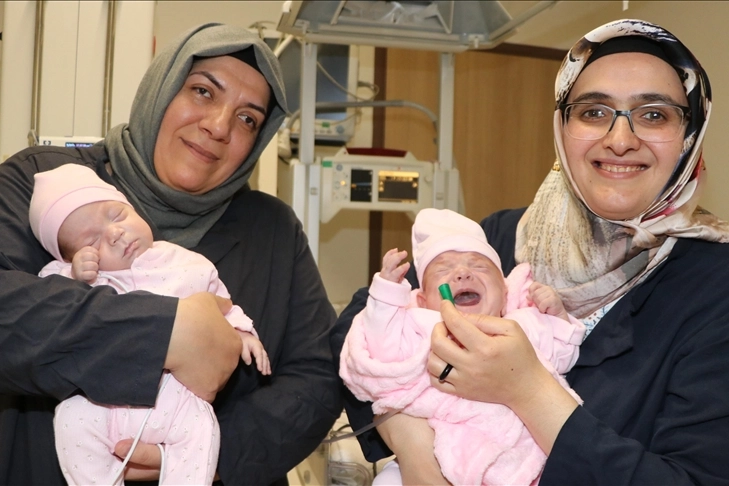 Asel isimli iki prematüre bebek, yoğun bakım mücadelesini kazandı