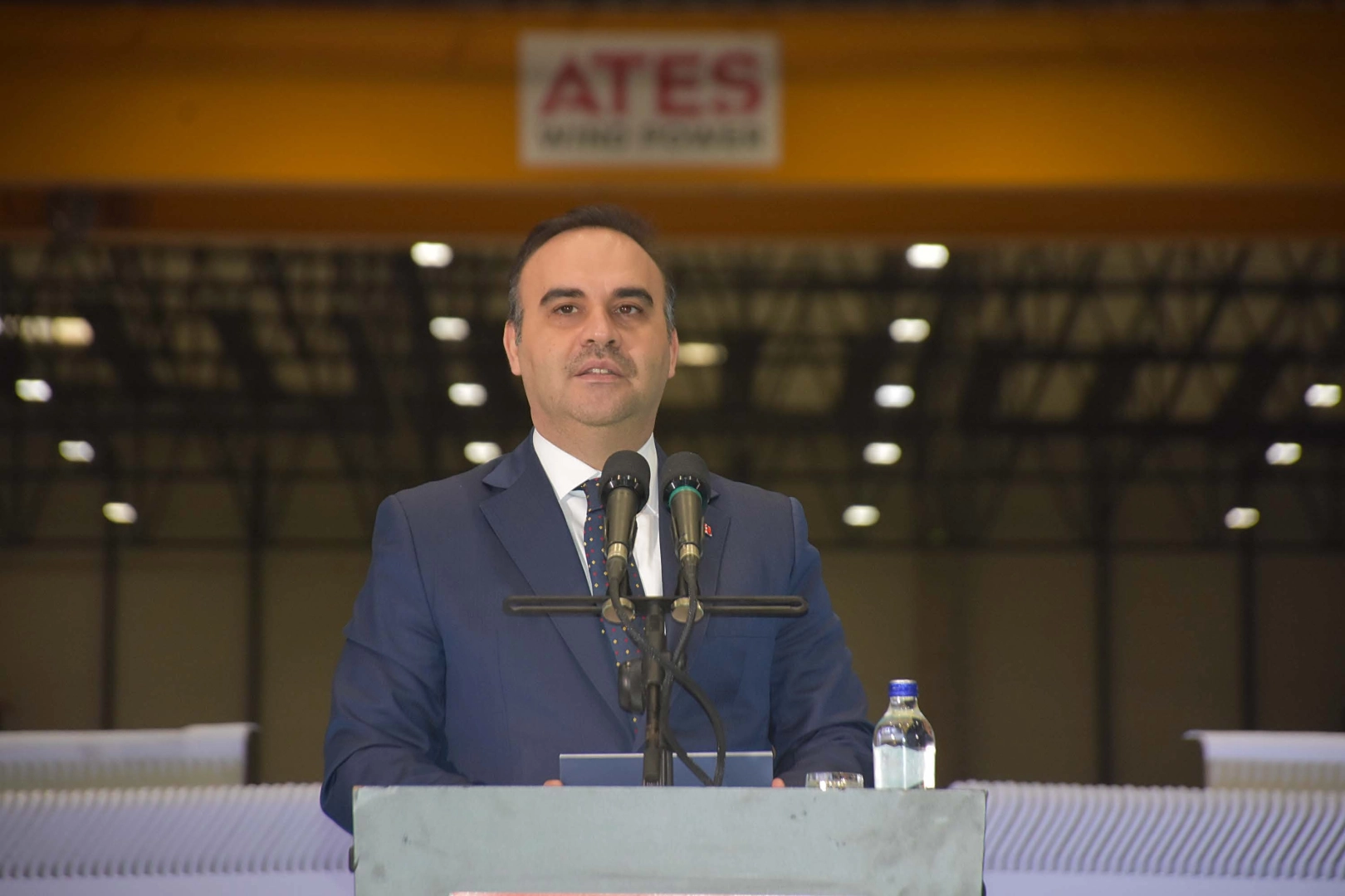 Bakan Kacır: Çandarlı Limanı'nı Türkiye'ye kazandıracağız haberinin görseli