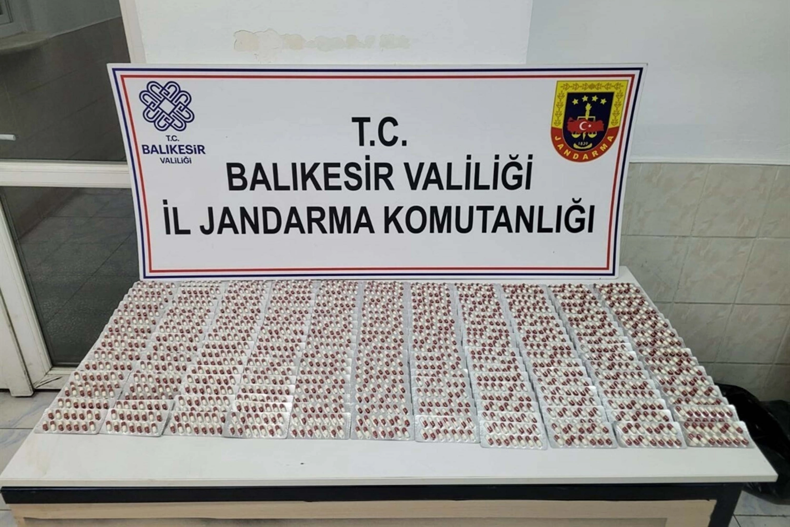 Balıkesir’de yasaklı maddeyle mücadele sürüyor: 3 kişi gözaltına alındı