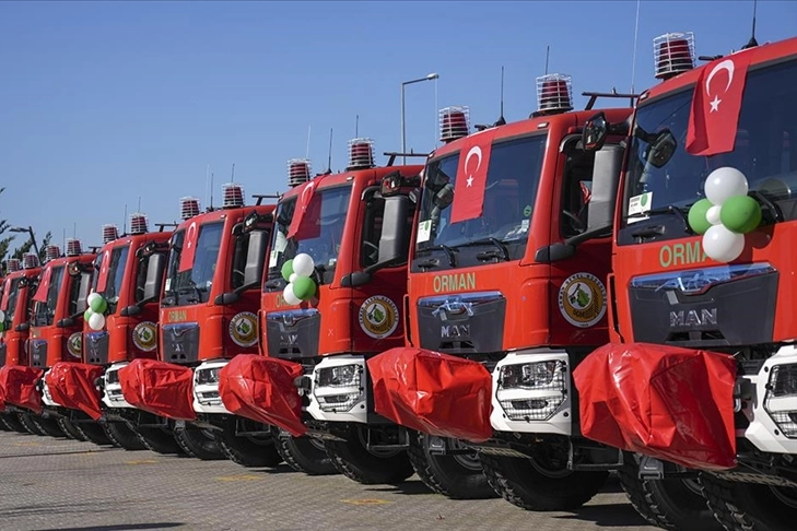 Bakan Yumaklı duyurdu: Orman yangınıyla mücadele için yeni araçlar saflara katılıyor