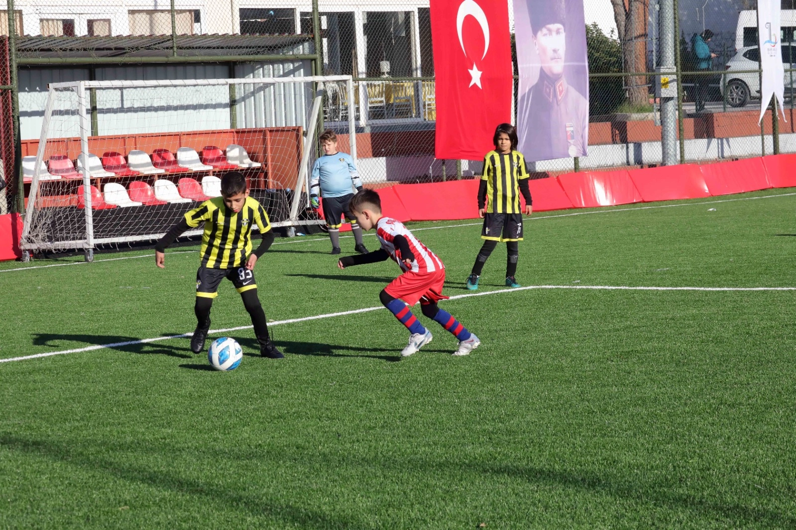 Bayraklı’da U-10 Cup Futbol Turnuvası heyecanı: Sporcular yeşil sahada yarışacak