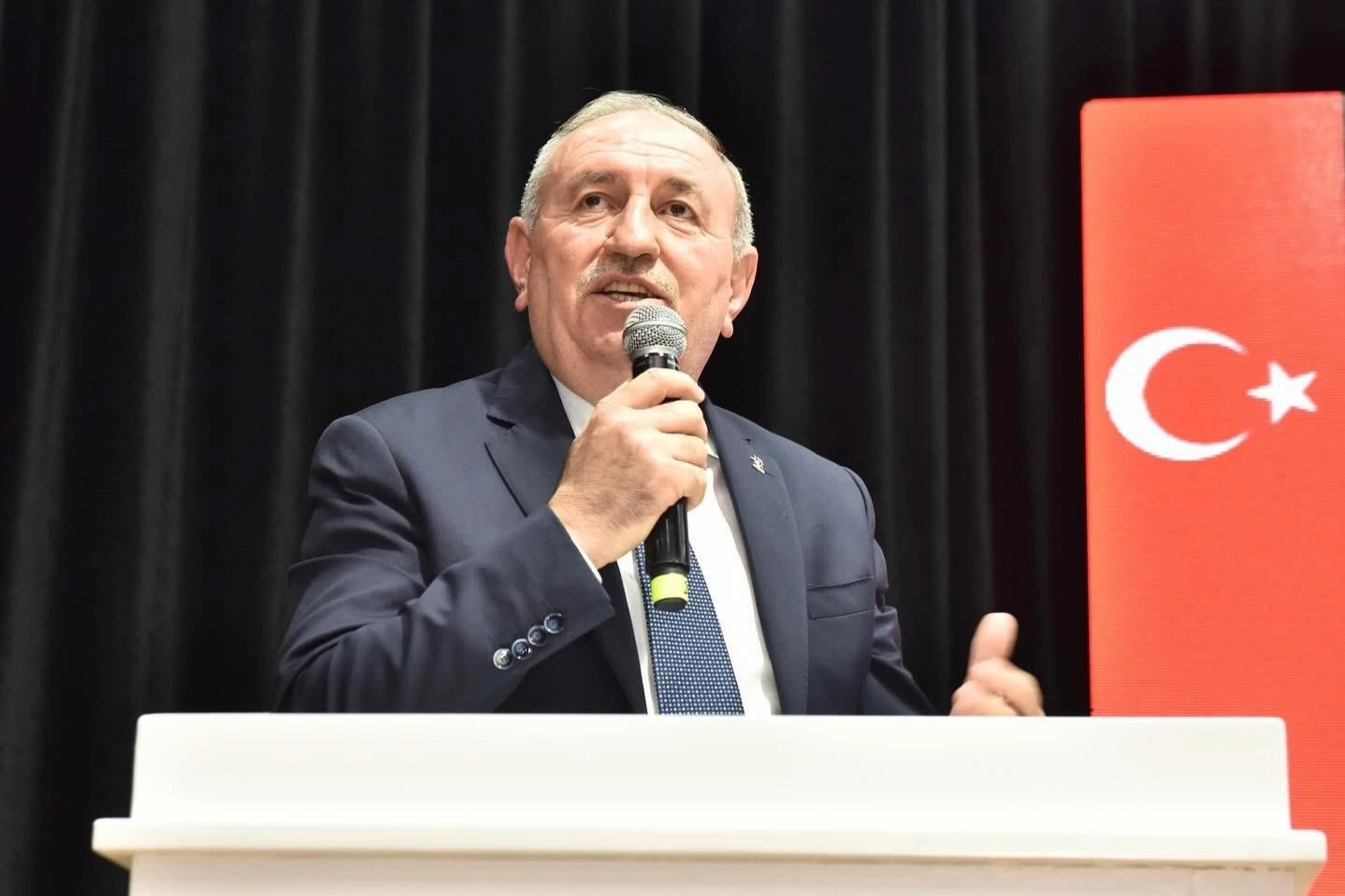 AK Partili Uzun’dan Başkan Kınay’a bütçe eleştirisi: Tek bir yatırım projesi yok