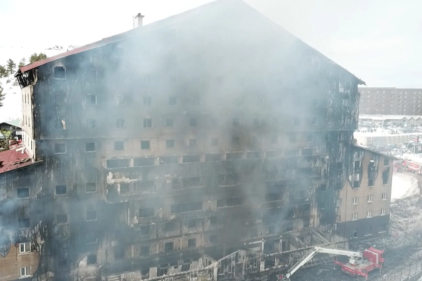 79 kişiye mezar oldu: Yangın faciasının yaşandığı otel mühürlendi