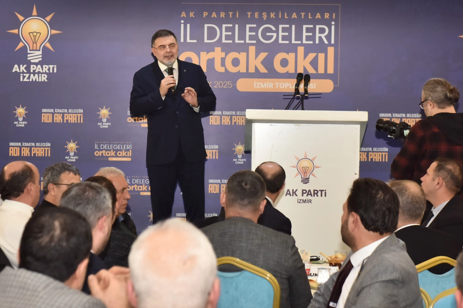 AK Parti İzmir’de delege buluşması