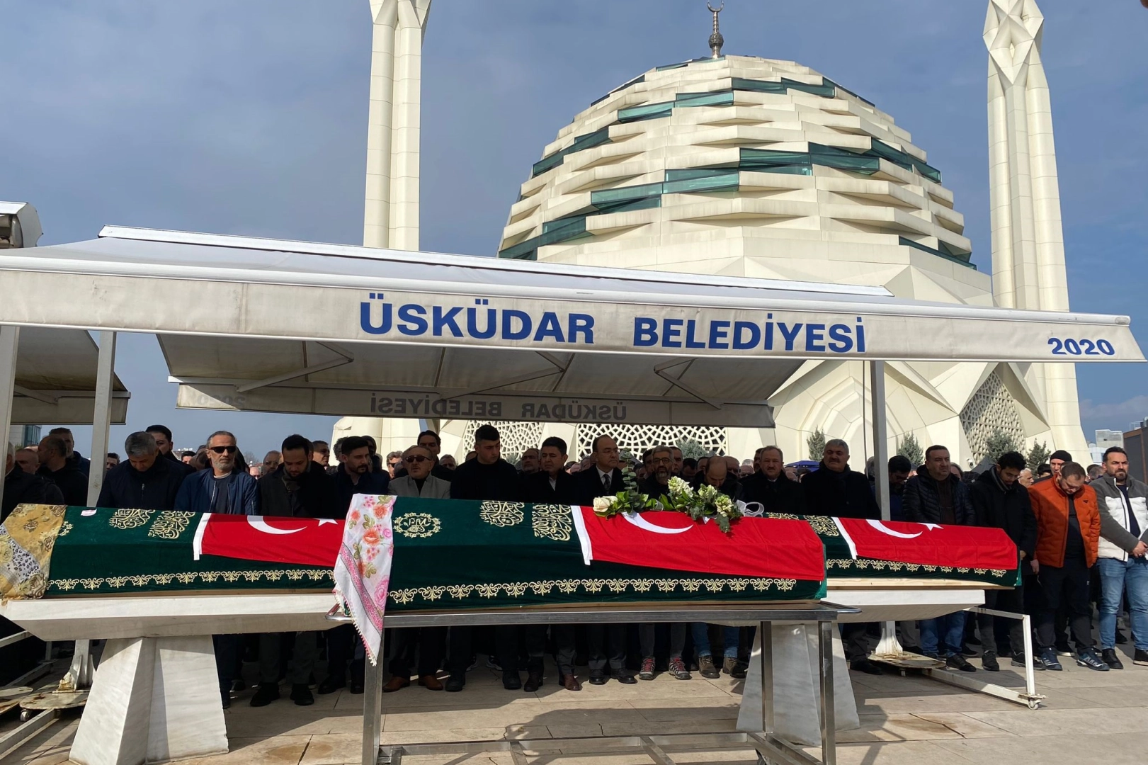 Kartalkaya faciası o aileyi de hayattan kopardı: Dayı ailesi toprağa verildi haberinin görseli