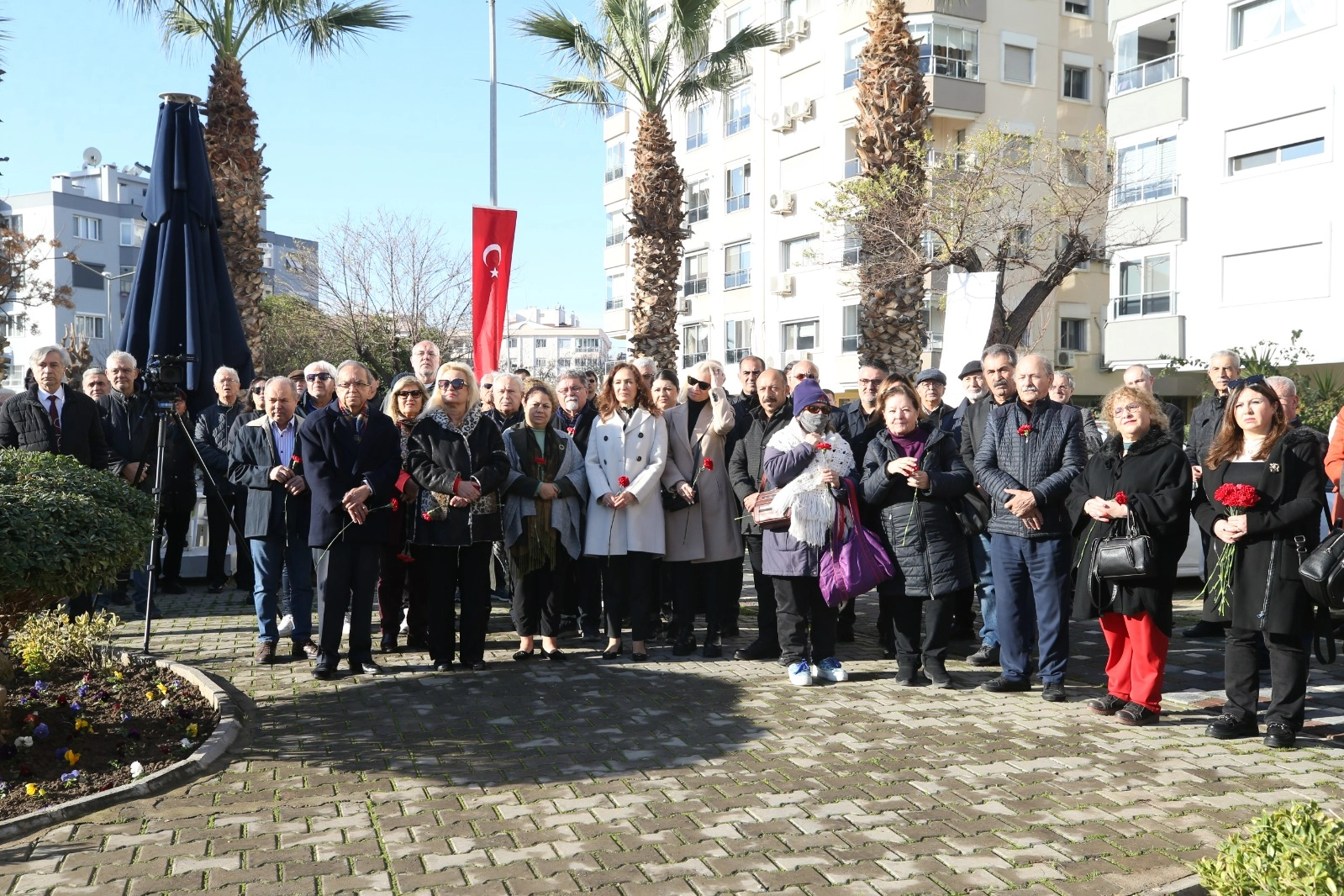 Karşıyaka ve Karabağlar Uğur Mumcu'yu andı