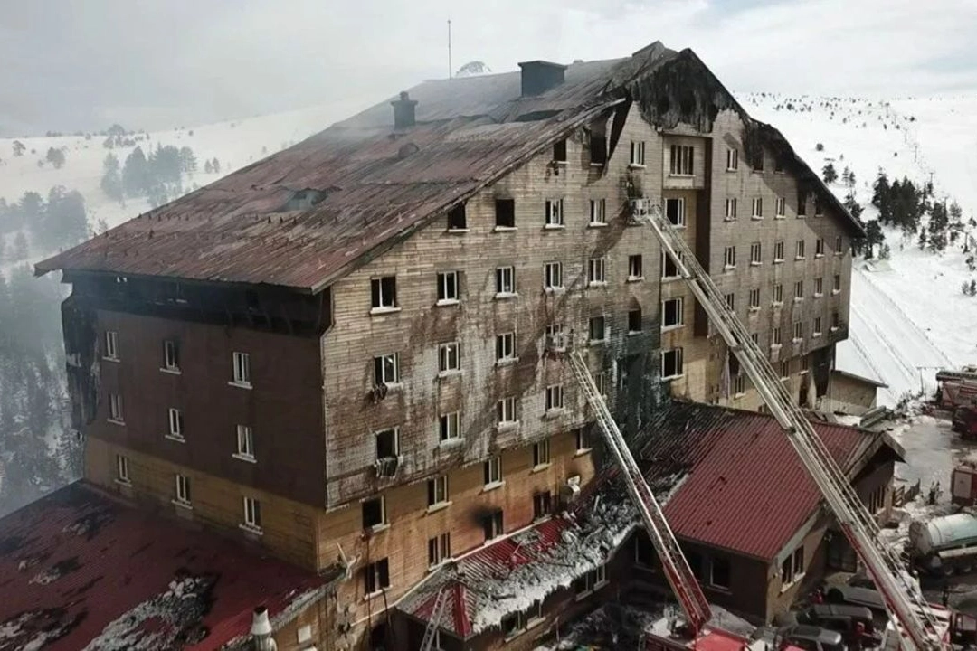 AK Partili Çelik’ten Kartalkaya açıklaması: Meselenin örtülü kalmasına müsaade etmeyeceğiz