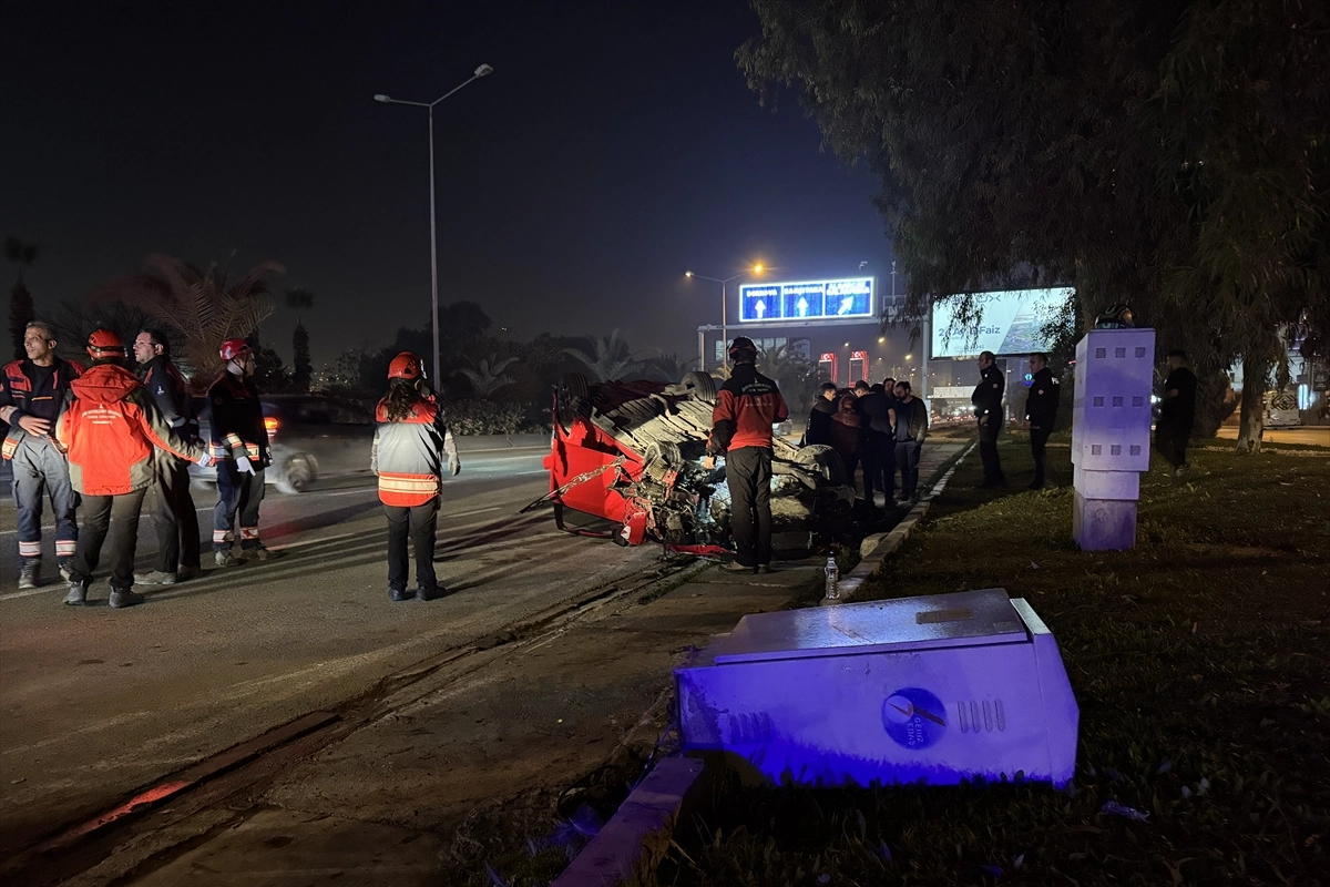 İzmir'de zincirleme kaza: 2 kişi yaralandı