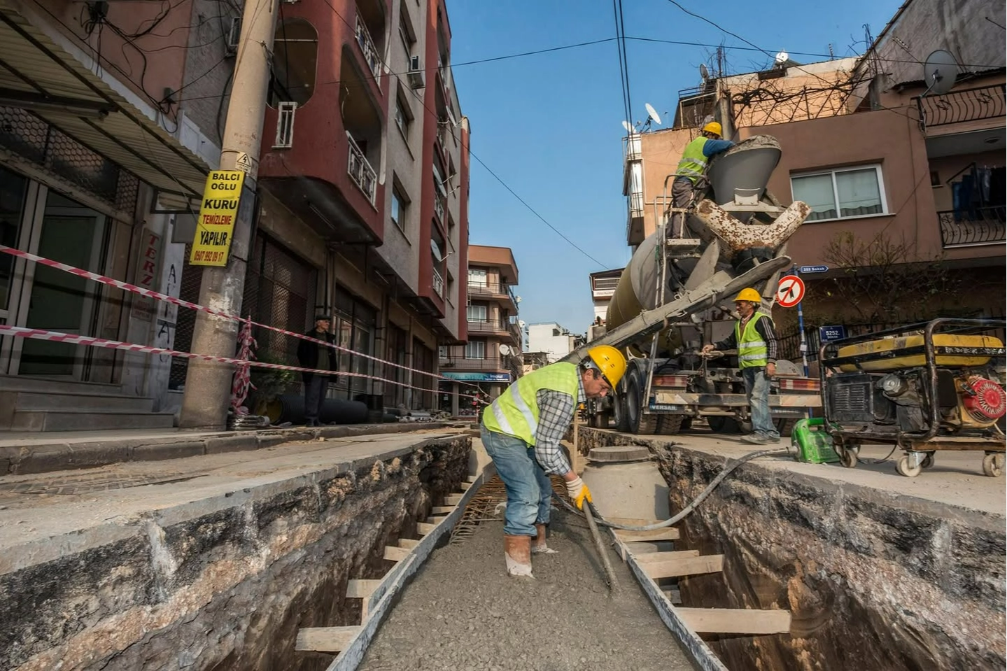 Karabağlar’da yağmur suyu hattı çalışmaları başladı