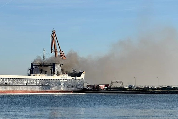 Samsun Limanı'nda gemi yangını!