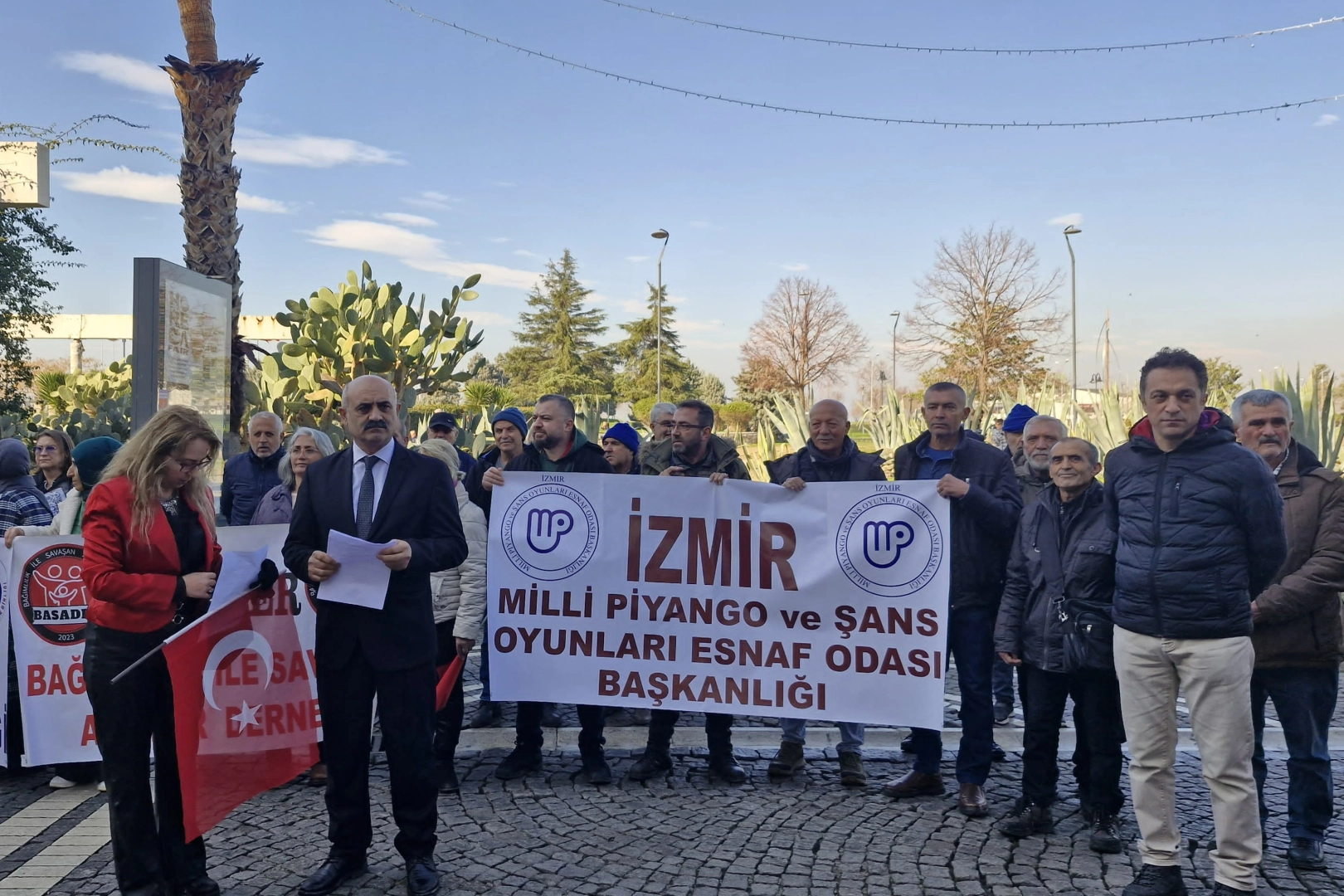 Tekel Bayi Esnafı Konak’ta taleplerini sıraladı: Bakanlık ve banka kurulsun