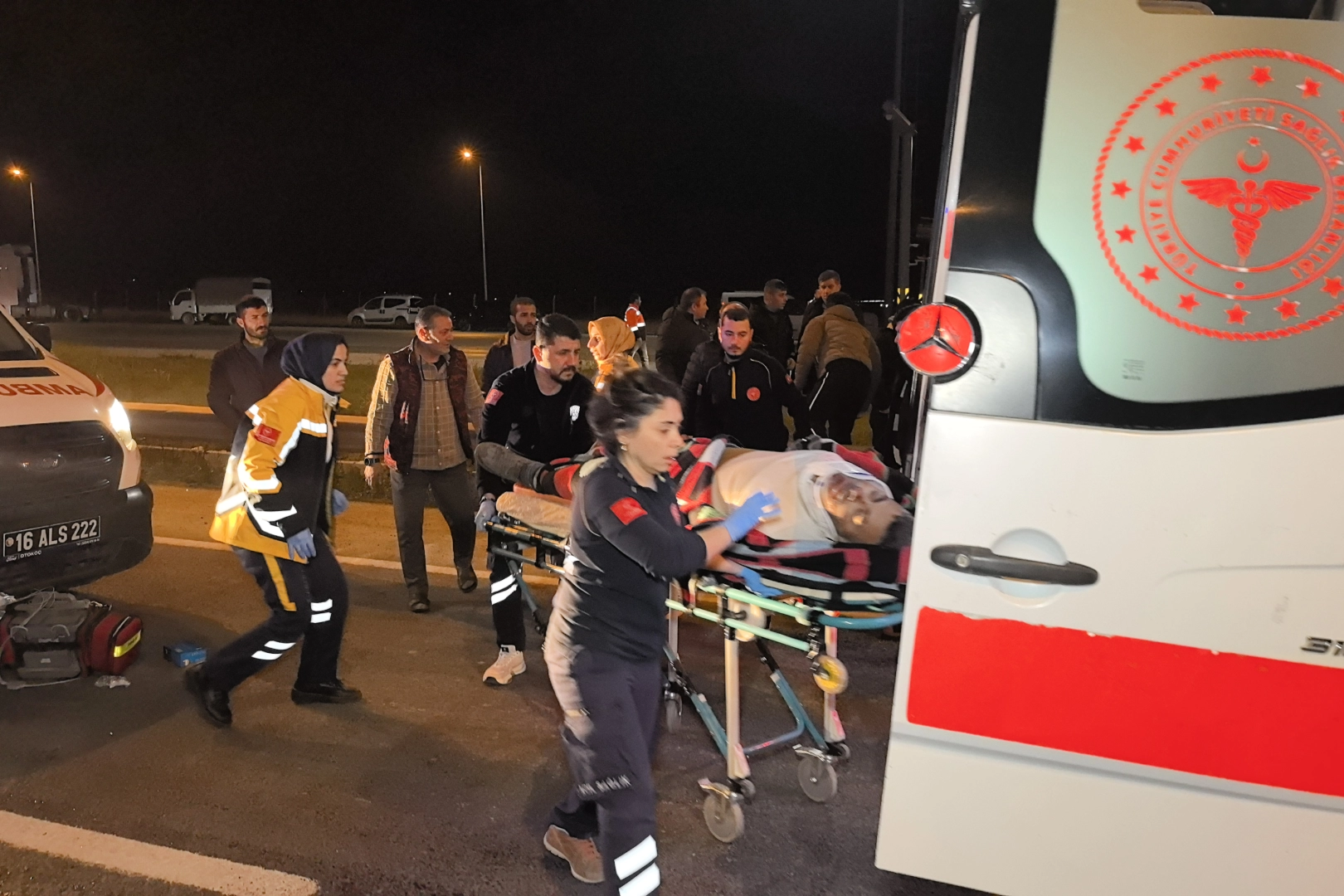 TIR’a çarptı alev aldı: 1 kişi hayatını kaybetti haberinin görseli