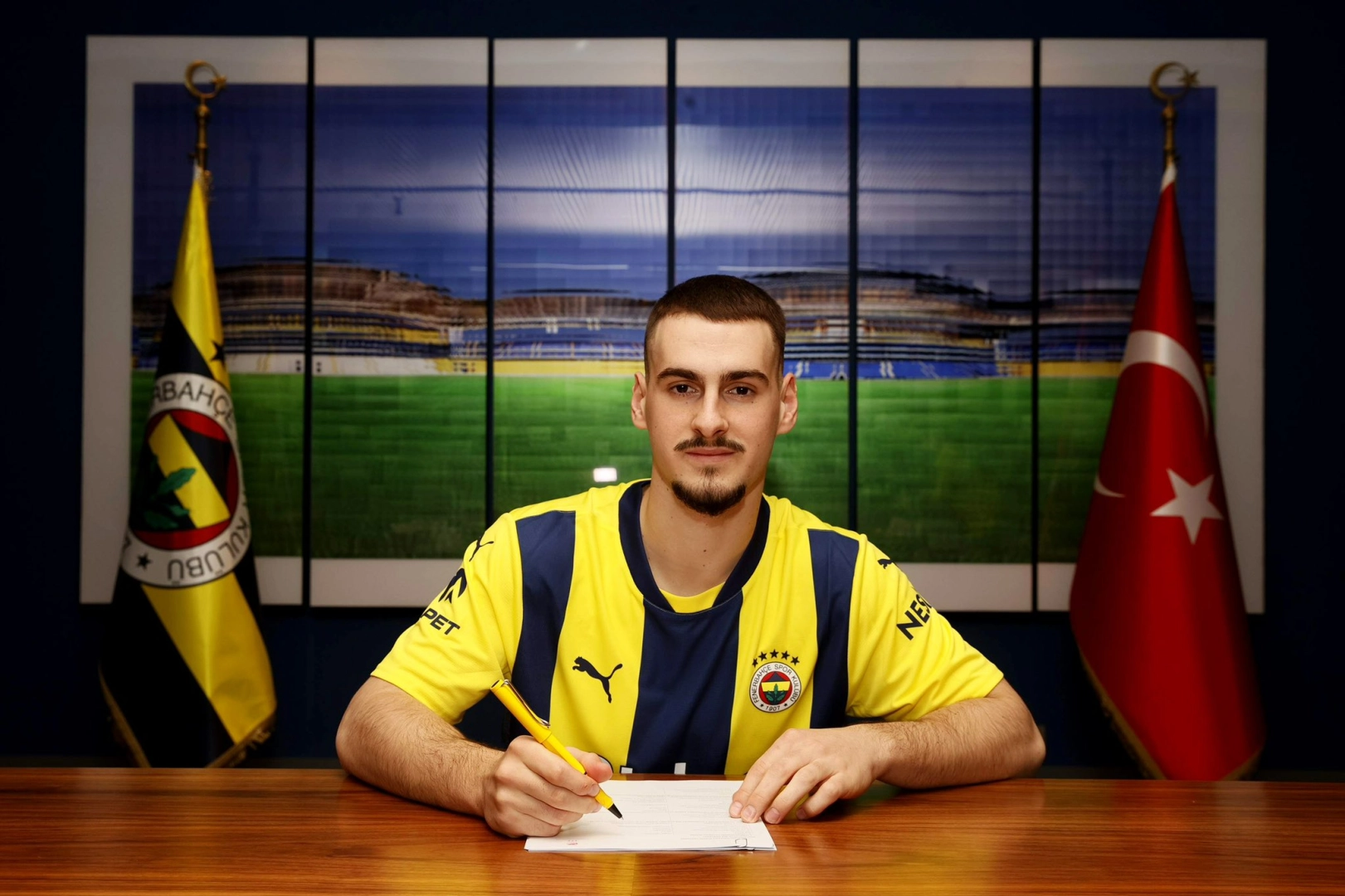 Fenerbahçe Mimovic ile sözleşme imzaladı  