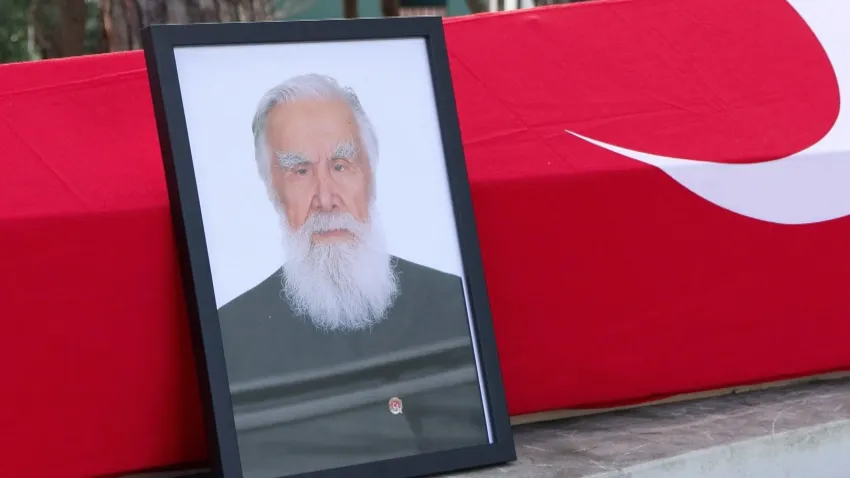 Ethem Çalışkan’a veda: Son yolculuğa uğurlandı haberinin görseli