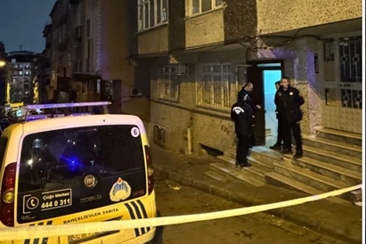 Kolonlarında çatlaklar oluşan bina tahliye edildi haberinin görseli