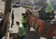 Komşular kötü koku üzerine yardım istedi: O evden 1 traktör atık malzeme çıktı