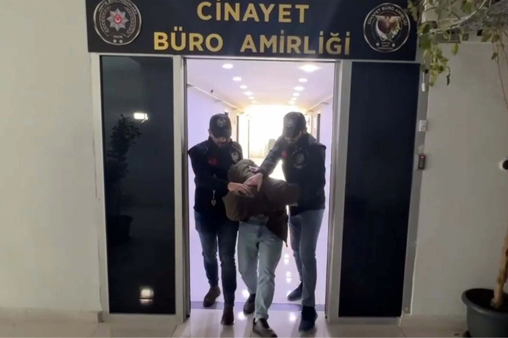 Küfür kavgası can aldı: Biri mezara biri cezaevine girdi haberinin görseli