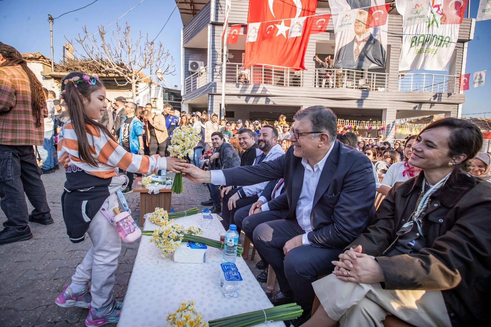 Başkan Tugay’dan üreticiye destek sözü: Her anlamda yanınızda olacağız