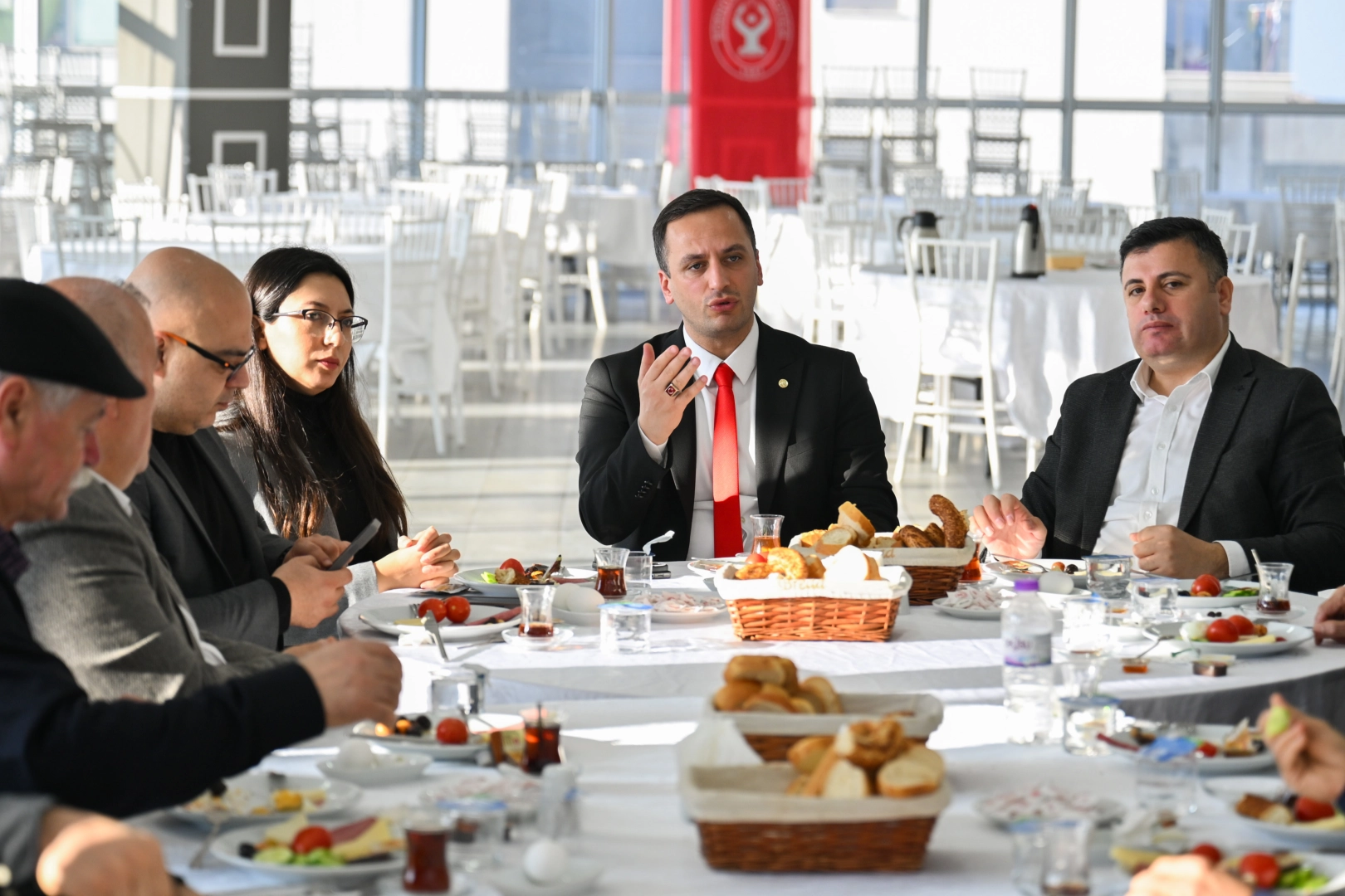 Bornova’da kentsel dönüşüm startı: Başkan Eşki yapılacakları anlattı