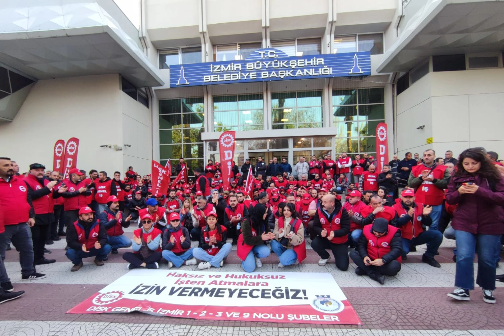 İzmir’de 158 işçi için direniş başladı