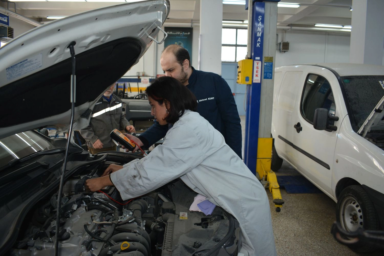 Ege Üniversitesi otomotiv sektörü için iş gücü yaratıyor: Nitelikli eleman yetiştiriliyor