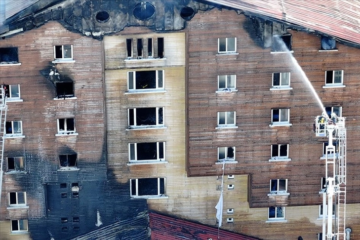 Kartalkaya'daki otel yangınına ilişkin gözaltına alınan 2 şüpheli tutuklandı