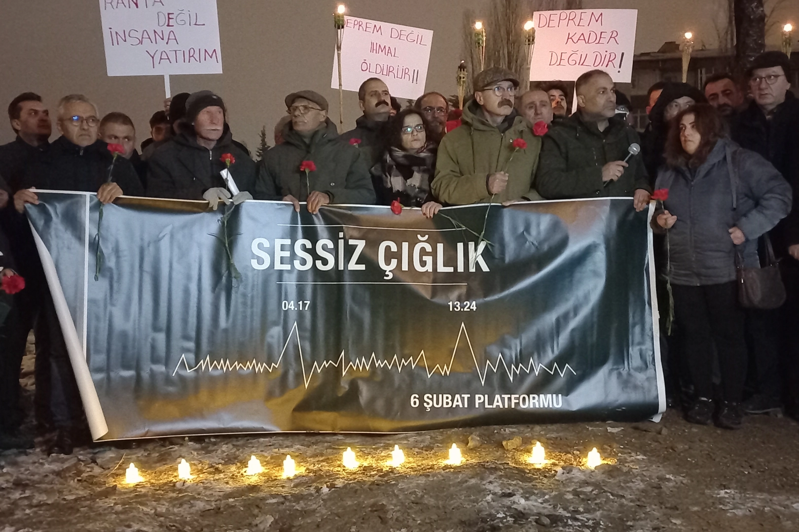 Malatya'da depremde hayatını kaybedenler anıldı