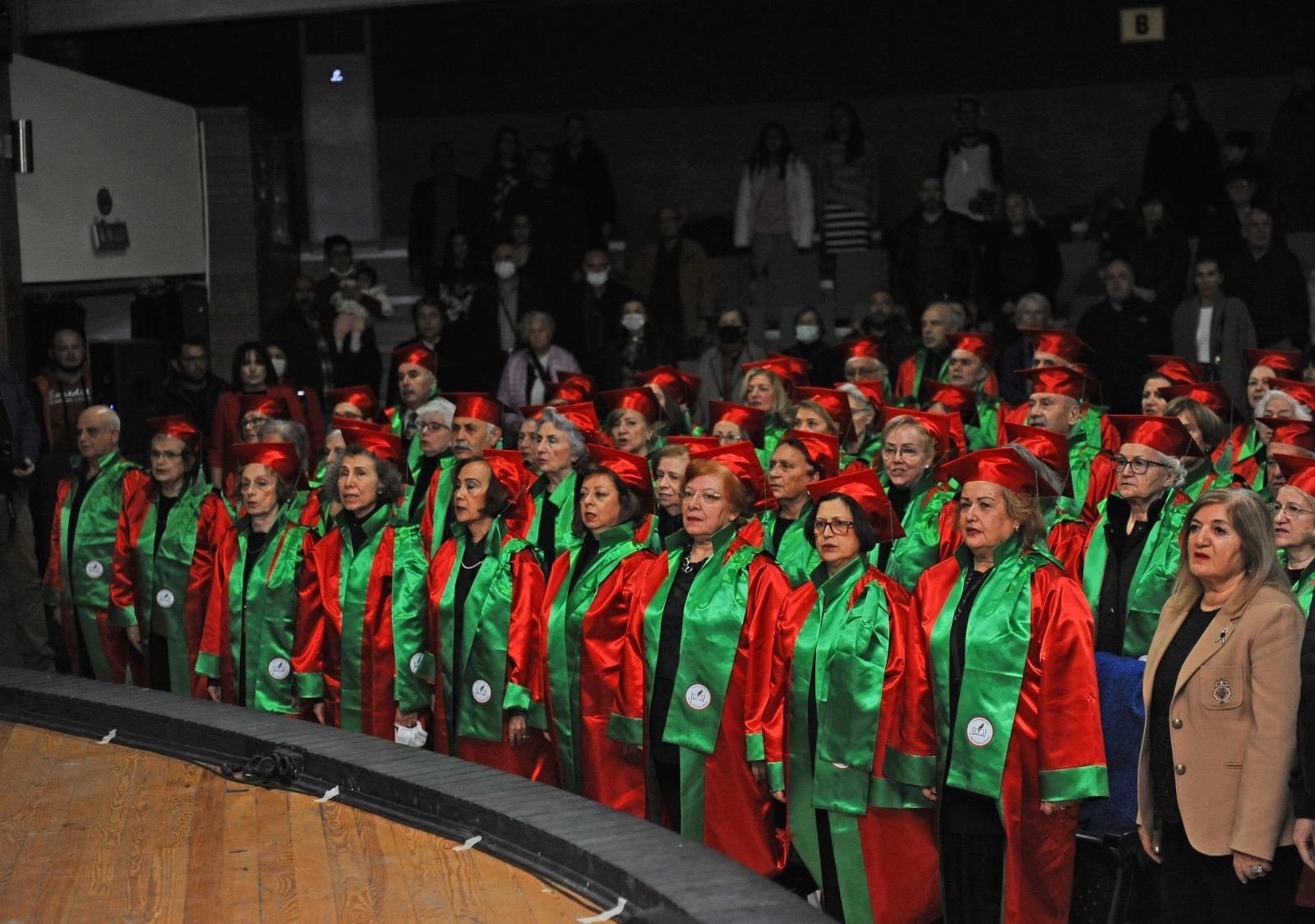 3. Yaş Üniversitesi mezunları Karşıyaka Belediyesi'nin sosyal projelerinde aktif rol alacak