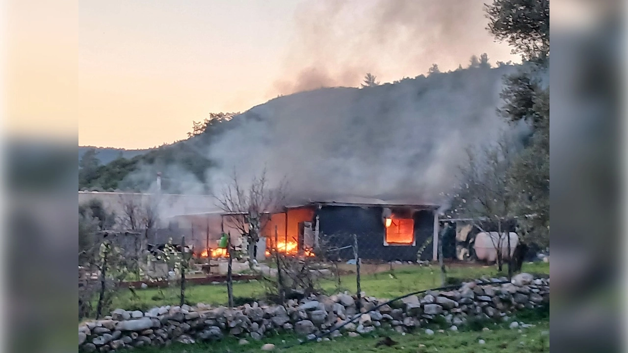 Alevler Bodrum’dan yükseldi: 1 kişi yaralandı