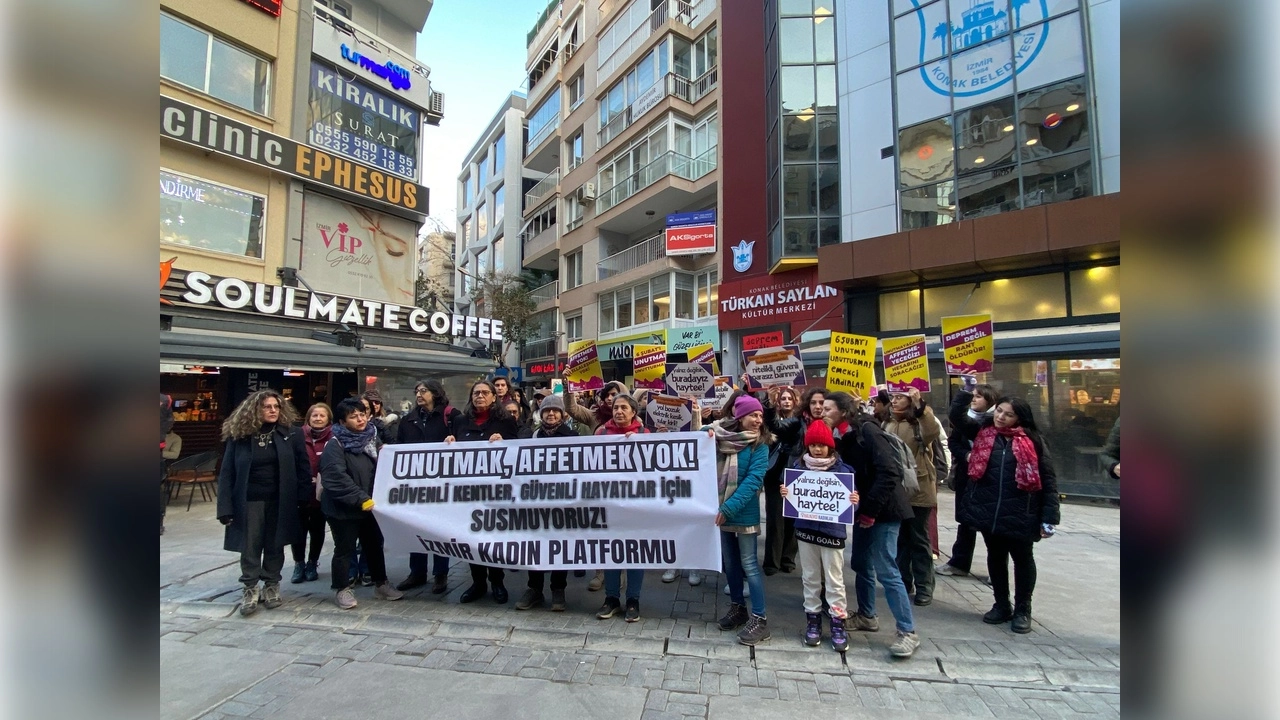 İzmir Kadın Platformu: Kadınlar deprem bölgelerinde güvenlik sorunu yaşıyor