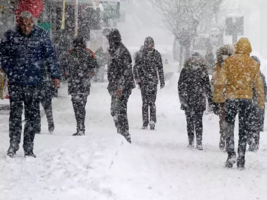 İstanbul'da eğitime kar engeli