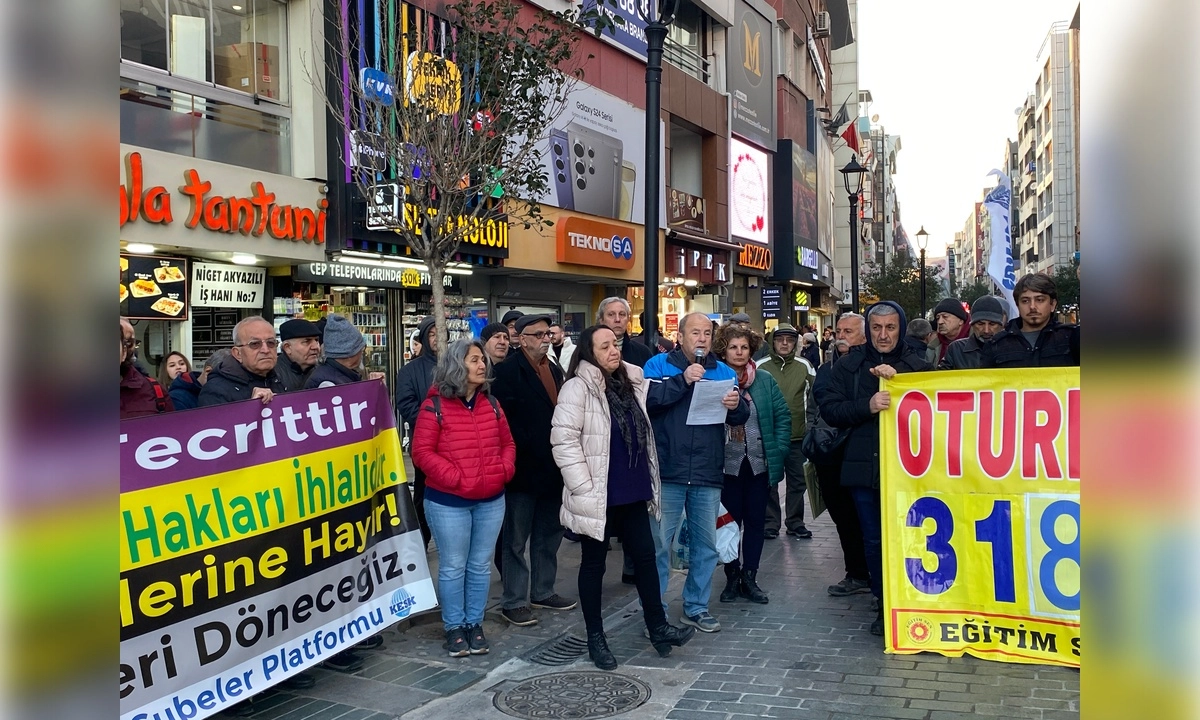 KESK üyeleri, OHAL ihraçlarına karşı Karşıyaka’da sesini yükseltti